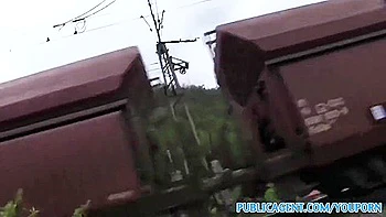 Victoria fickt schamlos wieder fürs Geld