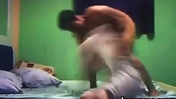 Casal amador fofo fodendo na cachorrinha, cowgirl e papai