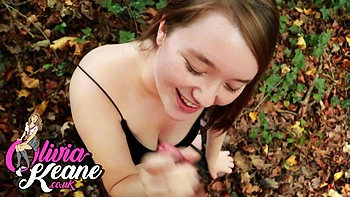 Chica real de 18 años chupa y traga babosa