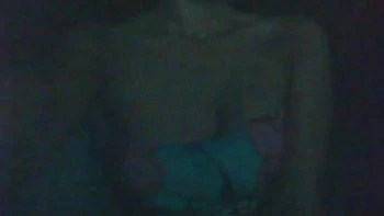 Französisches Babe präsentiert geile Fußfetisch