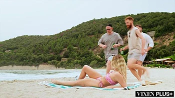 Blonde Milf Blake Blossom fickt tief und reitet