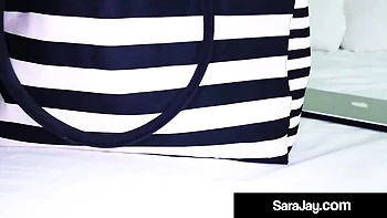 Пышногрудая кугуар Сара Джей с огромной упругой жопой