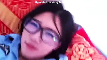 Chinesische lesbische Polizistin fickt hart im Bondage