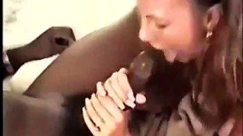 Meine BBC-Freundinnen lutschen und werden doggy gefickt