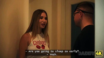 Дэвид трахает блондинку с ногами, изменяет ей