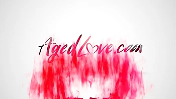 Lacey Starr folla y chupa en medias de madurita