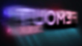 Chica trans se masturba anal con medias