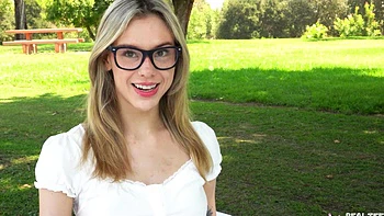 Blonde babes Shawn Alff & Dylan Moore get kinky