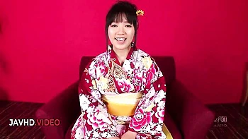 Blonde Japanese Milf Chiharu Gives Expert BJ