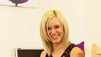 Anna Joy Fucks Her Shaved Pussy After Interview