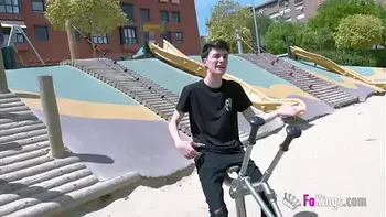 Lara Cruz and her NASTY BET: She calls her family while fucking!