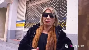 She's BACK FOR CHRISTMAS: Dirty blonde mommy gets back in porn