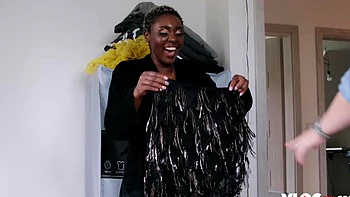 Busty Ebony Zaawaadi Sex Desires Fulfilled