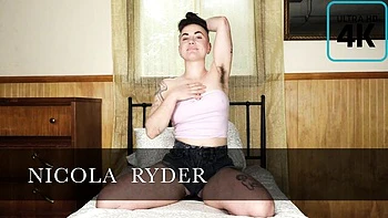 Nikki and Pearl's pussy licking action