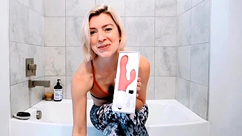 Sexy amateur blonde fingers and toys her wet pussy